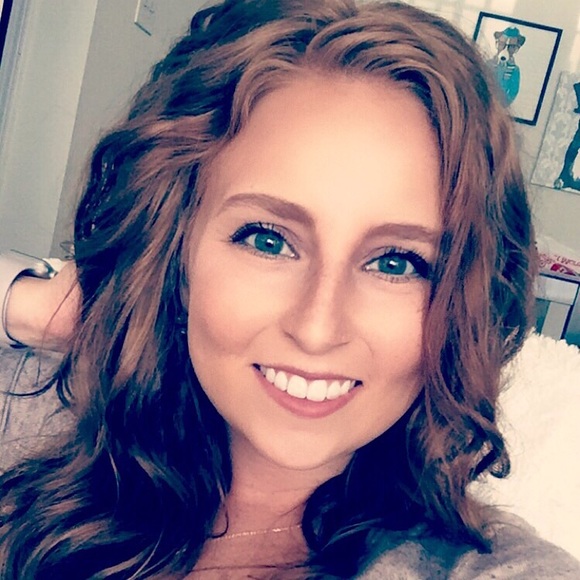 Meet your Posher, Lindsey - Picture 1 of 1